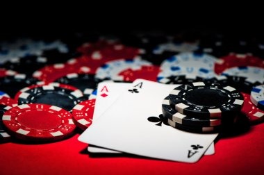 BandarQ card game interface on misteribet77 showing dealer and player hands
